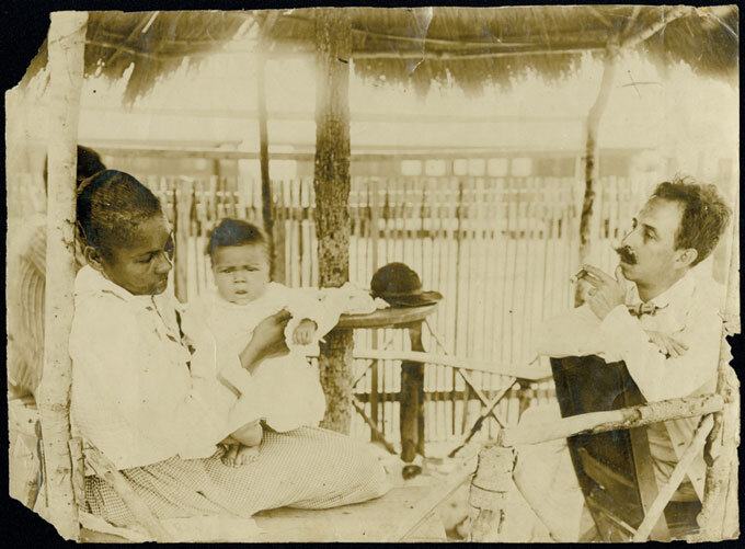 Chagas examina a menina Rita, em Lassance, MG, 1908