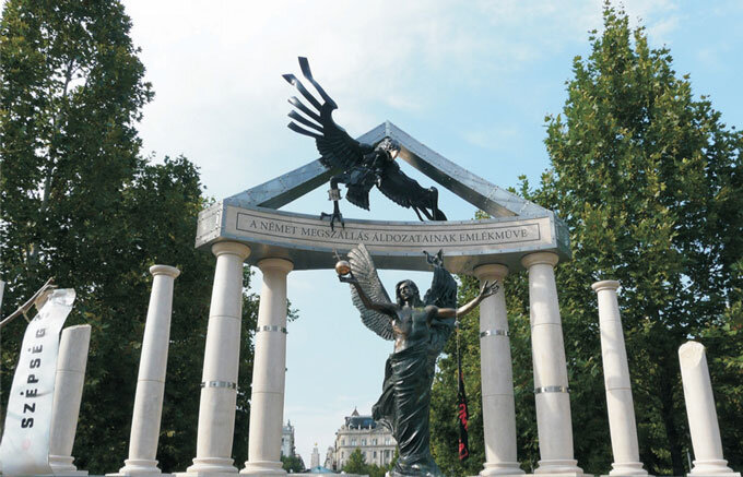 Monumento às vítimas da ocupação do território húngaro pelas tropas alemãs. Foto de Ágnes Erőss