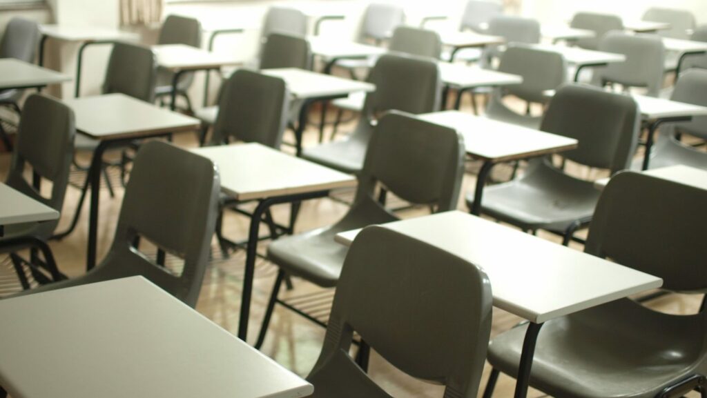 Abertura de escolas sem protocolos aumenta em 270% o risco de contágio 2