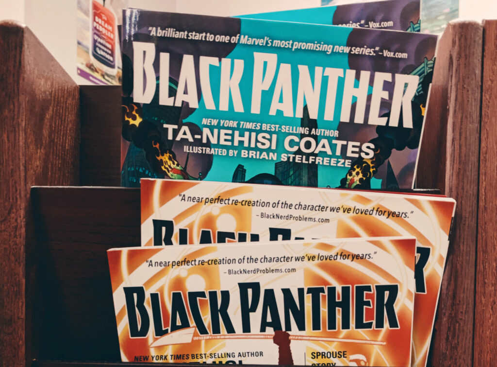Guia didático discute a História da África a partir da história em quadrinhos “Pantera Negra" 1
