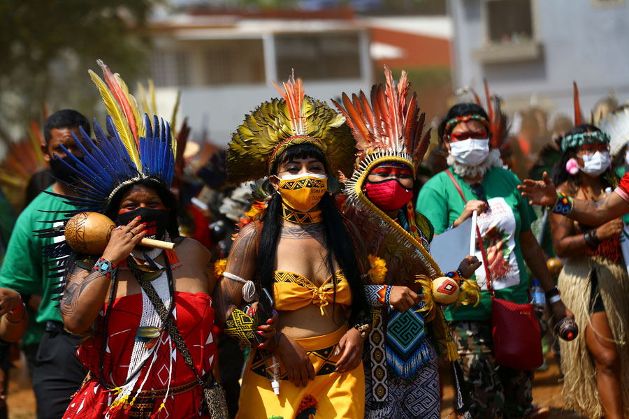 Por uma descolonização do Ensino da História Indígena no Brasil 4