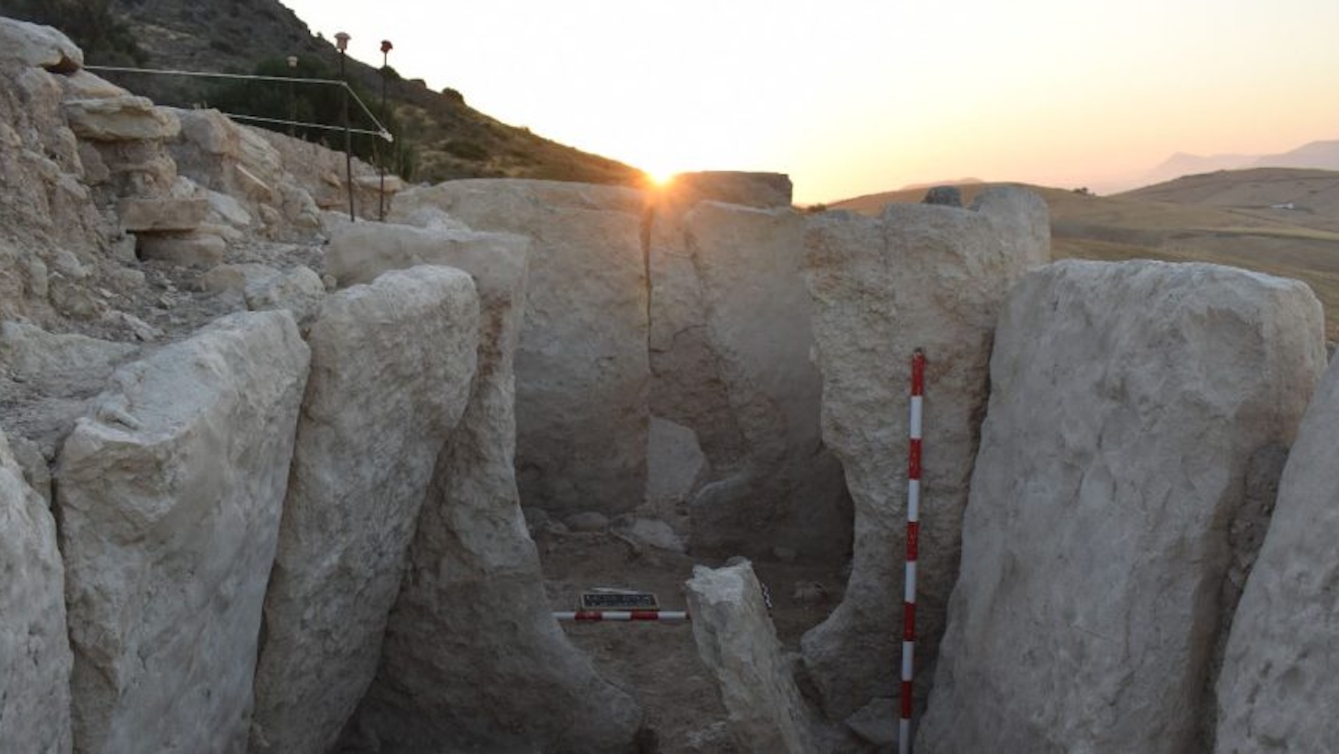 Tumba de 5 mil anos encontrada na Espanha revela enterros múltiplos e trocas longínquas 1