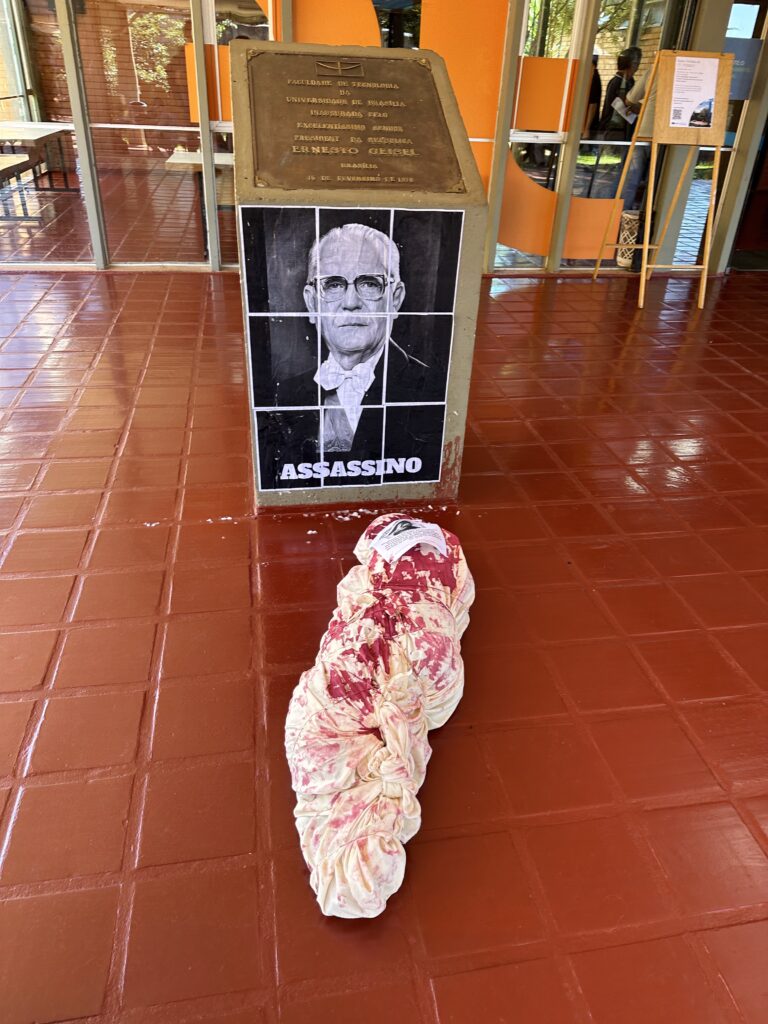 O ditador que ainda vigia a UnB: a história do monumento que homenageia Ernesto Geisel 2 O ditador que ainda vigia a UnB: a história do monumento que homenageia Ernesto Geisel 2