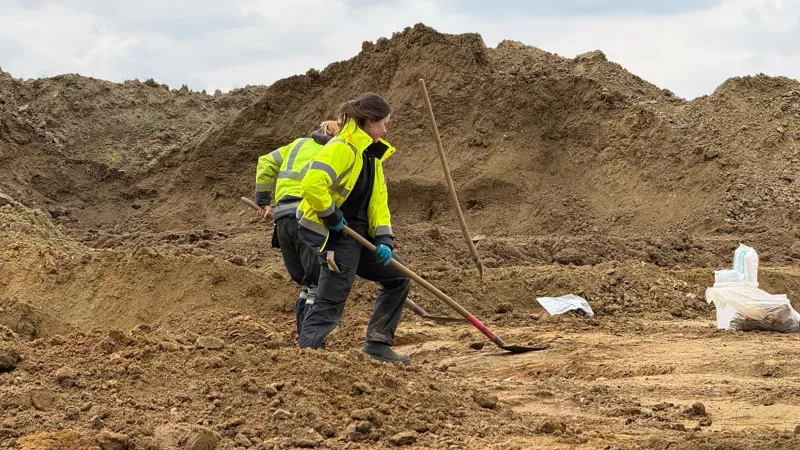 Vala comum da Primeira Guerra é encontrada durante escavações em clube de golfe na Bélgica 2 Vala comum da Primeira Guerra é encontrada durante escavações em clube de golfe na Bélgica 2